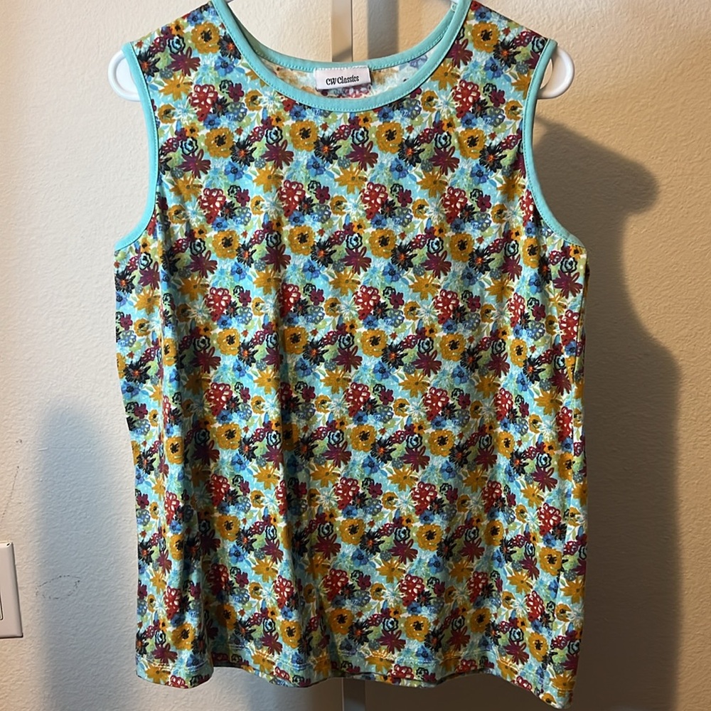 CW Classics Women’s Floral tank blouse (L)